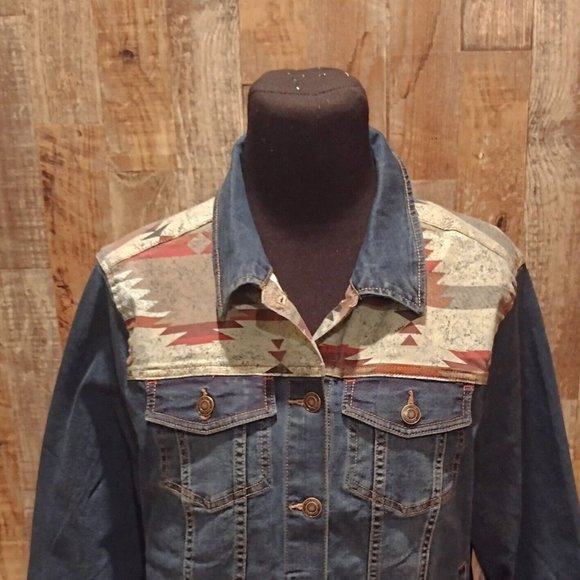 COPY - NWT $95 FRYE AND CO SOUTHWEST AZTEC WOMENS BLUE JEAN TRUCKER JACKET SZ 3X - Picture 2 of 9
